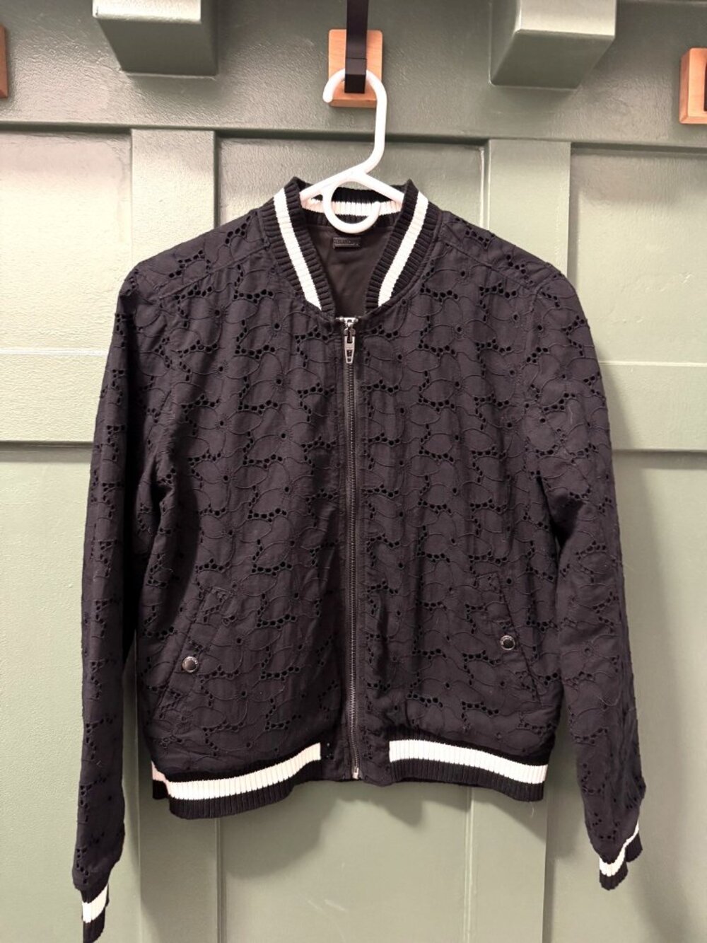 BLANKNYC Reversible Eyelet Bomber Jacket Black Small Like New